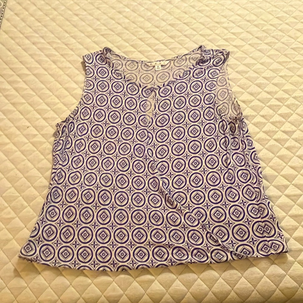 Sleeveless tank